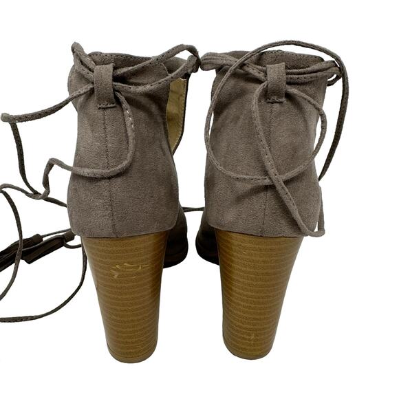 QUPID Madelynn Heeled Booties SZ 9 Peep Toe Tan Suede Strappy Heels Boho Indie - Picture 5 of 16